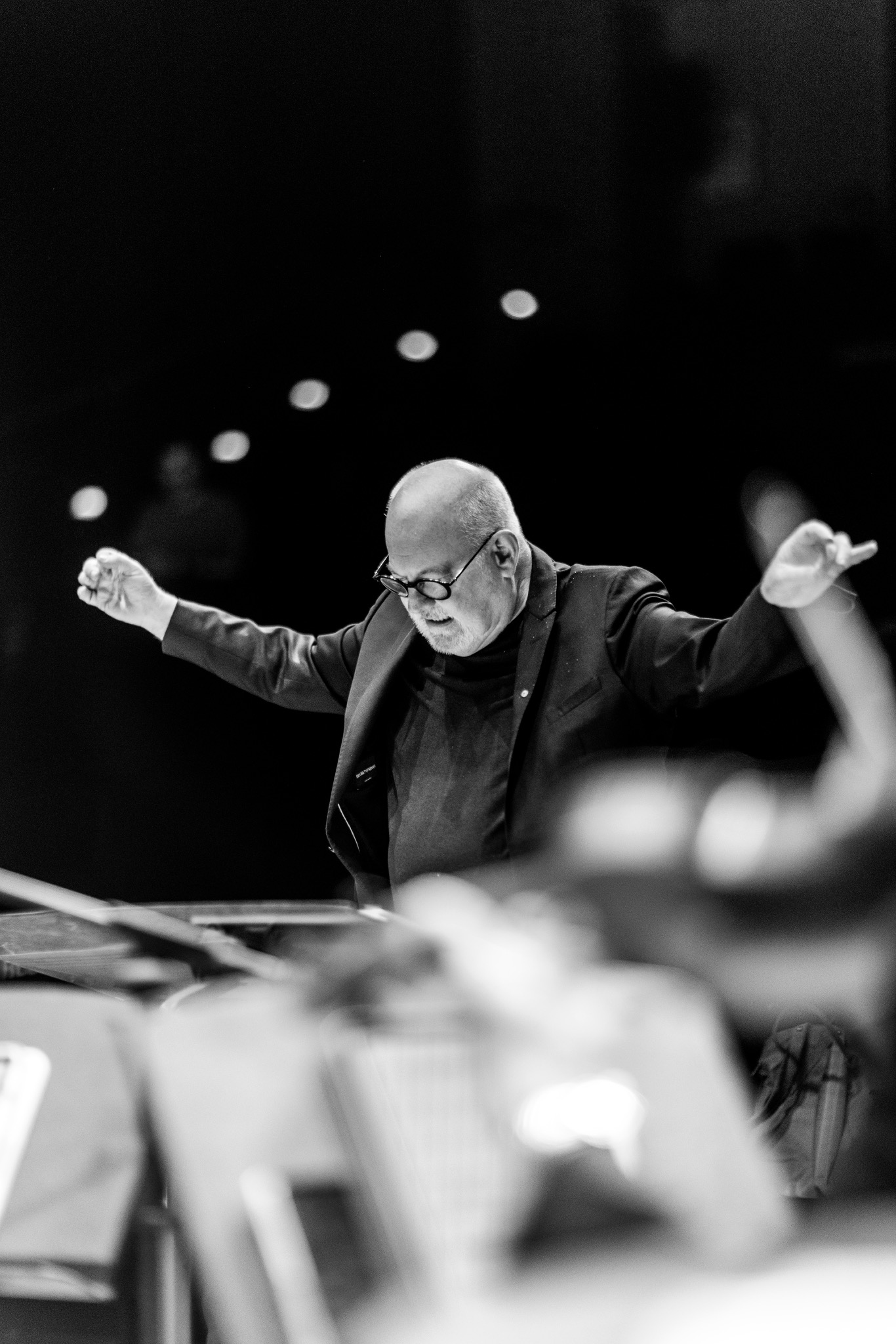 Paul Grabowsky at work in black and white